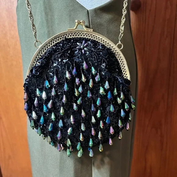 Vintage Black Dangle Bead And Sequins Iridescent Evening Bag Kiss Lock Closure - Picture 1 of 14